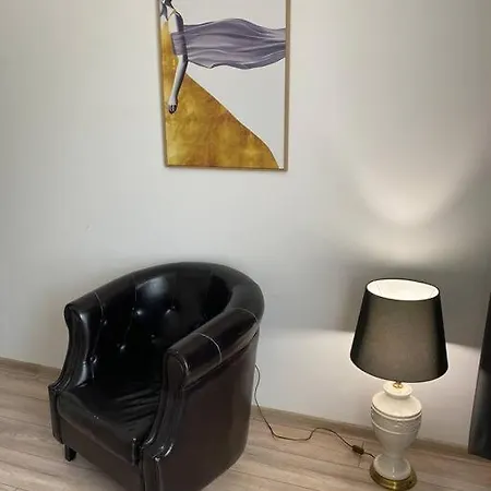 Apartment Modern 1br Apart With Cinema Couch 65 Inch Tv & Free Street Parking Plovdiv