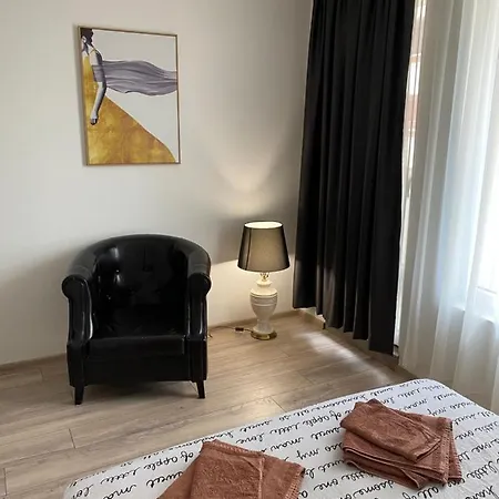 Apartment Modern 1br Apart With Cinema Couch 65 Inch Tv & Free Street Parking Plovdiv